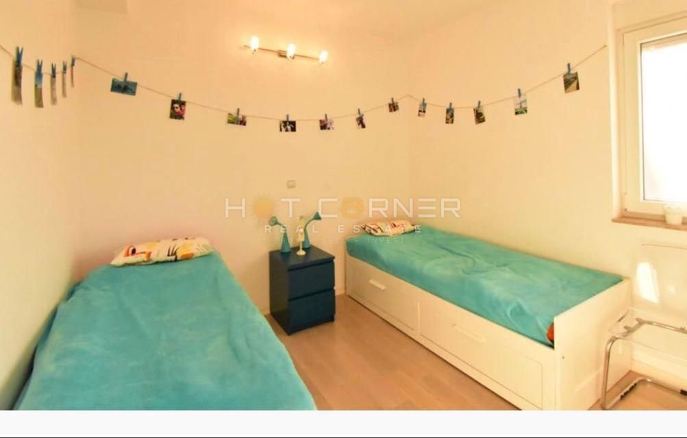 Peroj, opportunità, bell'appartamento, 3 camere da letto, vista mare.