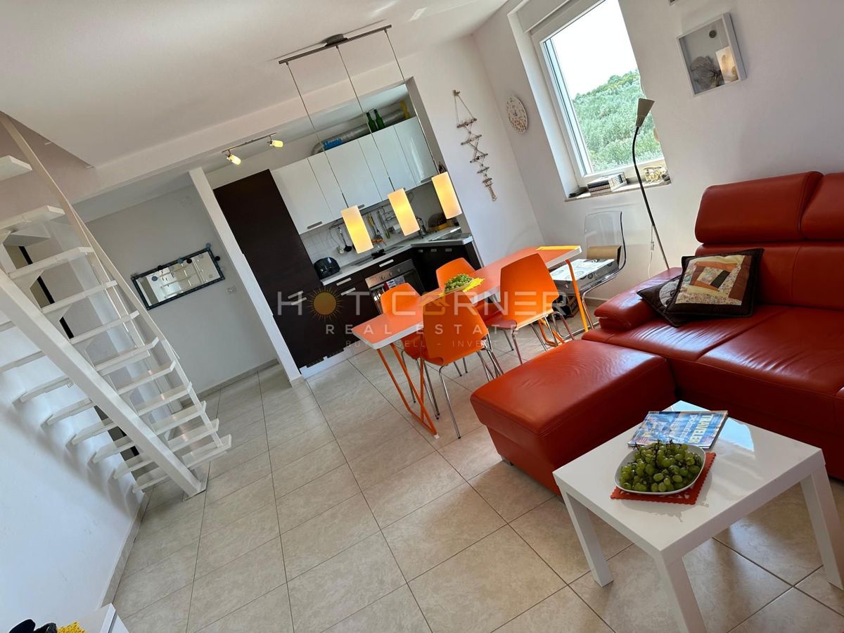 Peroj, opportunità, bell'appartamento, 3 camere da letto, vista mare.