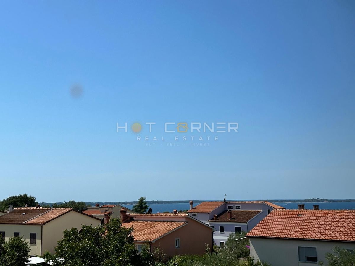 Peroj, opportunità, bell'appartamento, 3 camere da letto, vista mare.