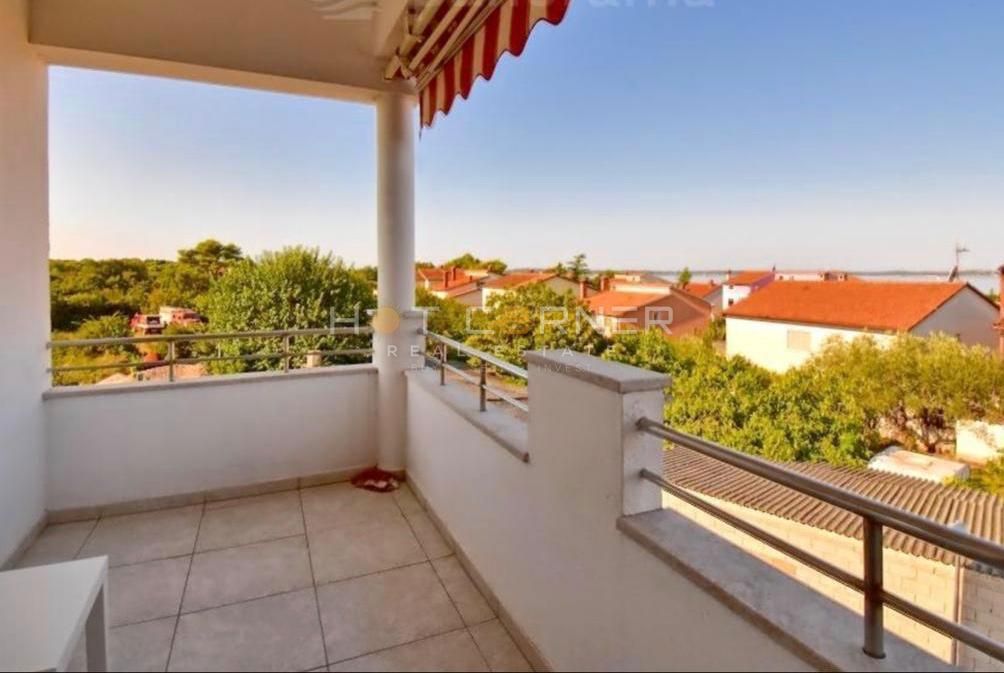 Peroj, opportunità, bell'appartamento, 3 camere da letto, vista mare.