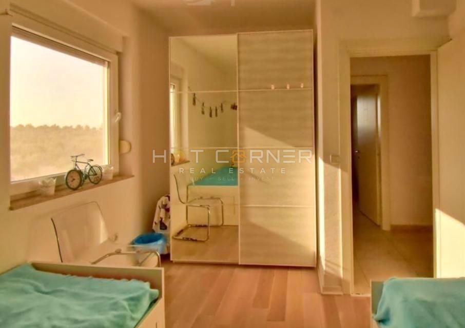 Peroj, opportunità, bell'appartamento, 3 camere da letto, vista mare.