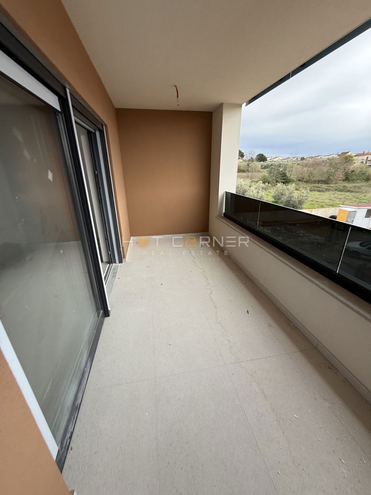 Opportunità, moderno appartamento con 2 camere da letto, 1° piano, vicino a Pula City Mall, disponibile dal 06/2026.