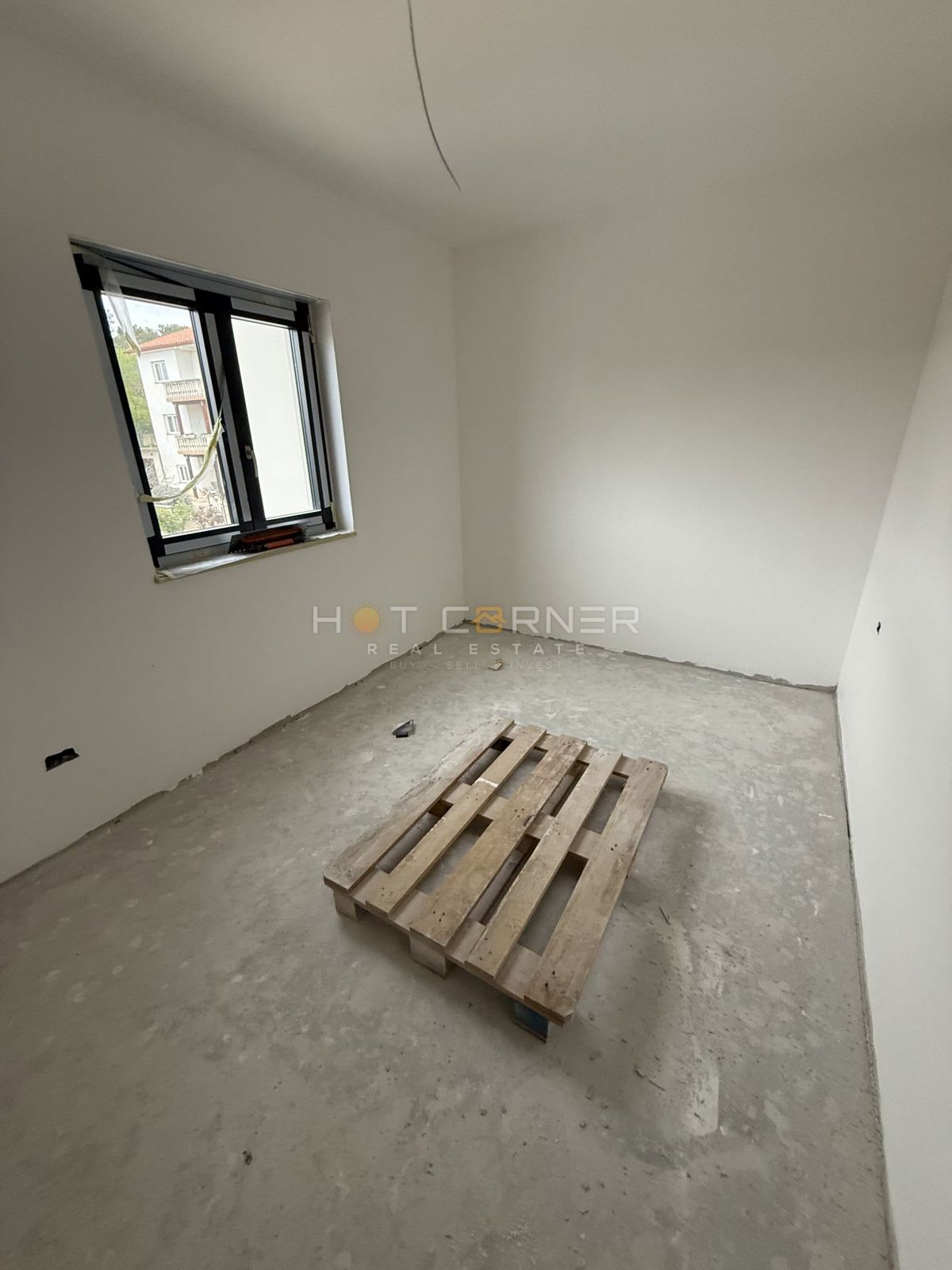 Opportunità, moderno appartamento con 2 camere da letto, 1° piano, vicino a Pula City Mall, disponibile dal 06/2026.