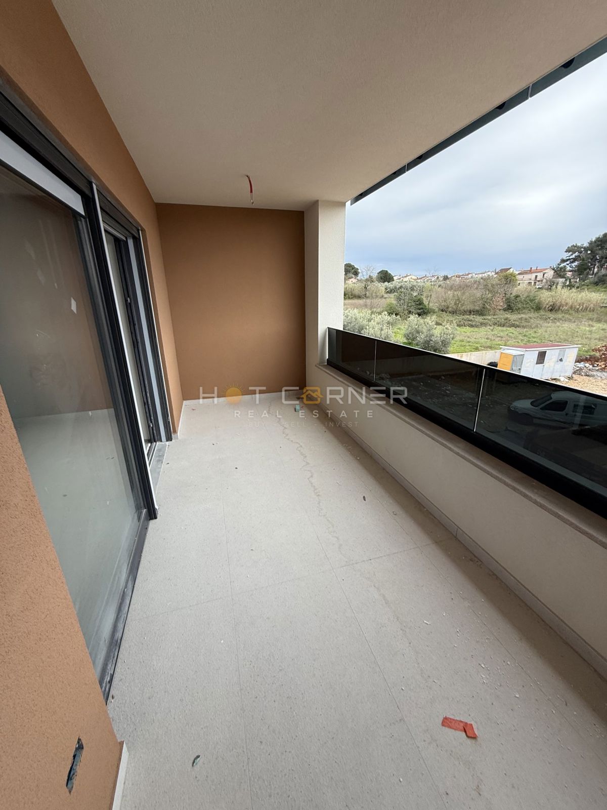 Opportunità, moderno appartamento con 2 camere da letto, 1° piano, vicino a Pula City Mall, disponibile dal 06/2026.