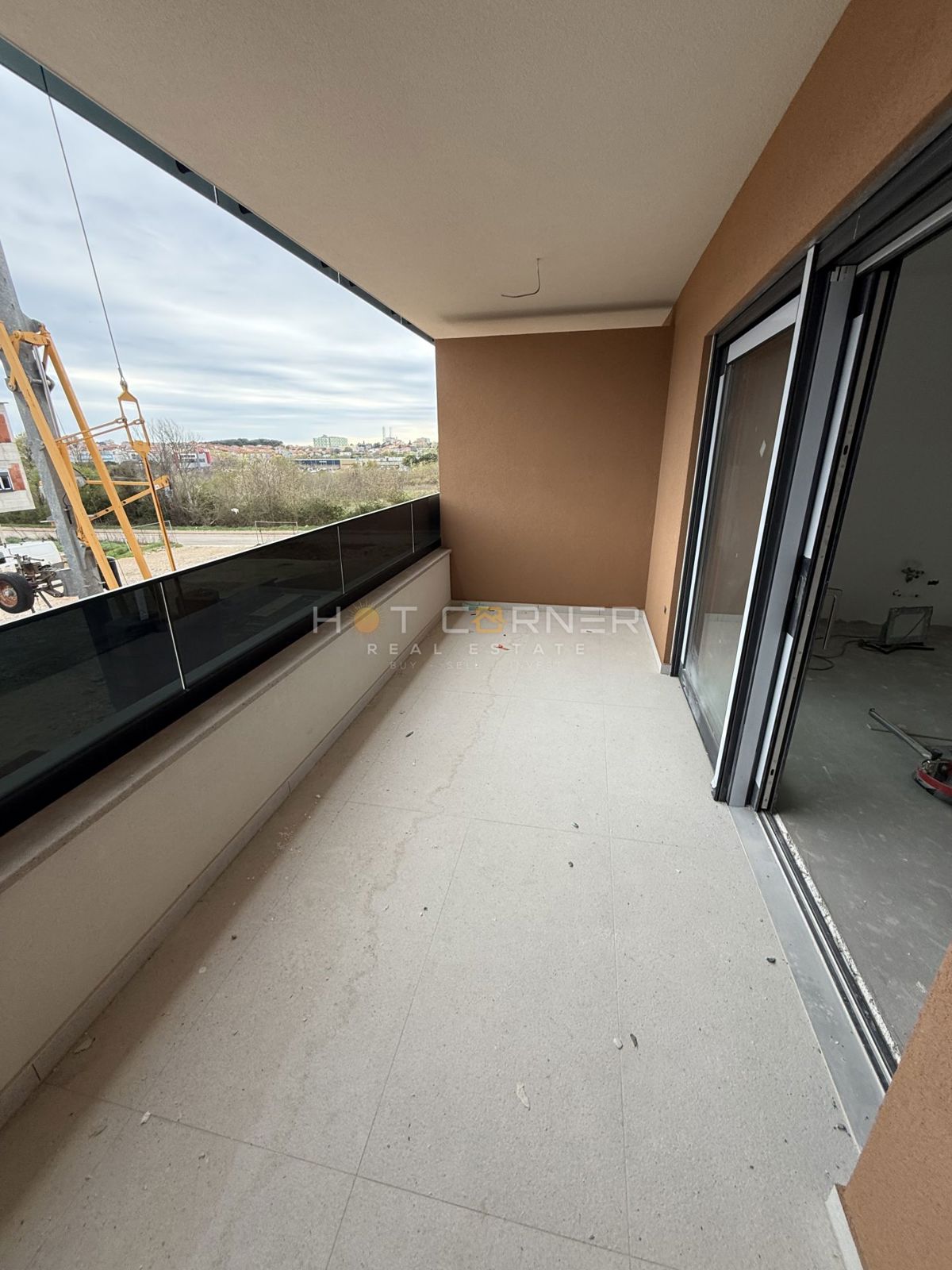 Opportunità, moderno appartamento con 2 camere da letto, 1° piano, vicino a Pula City Mall, disponibile dal 06/2026.