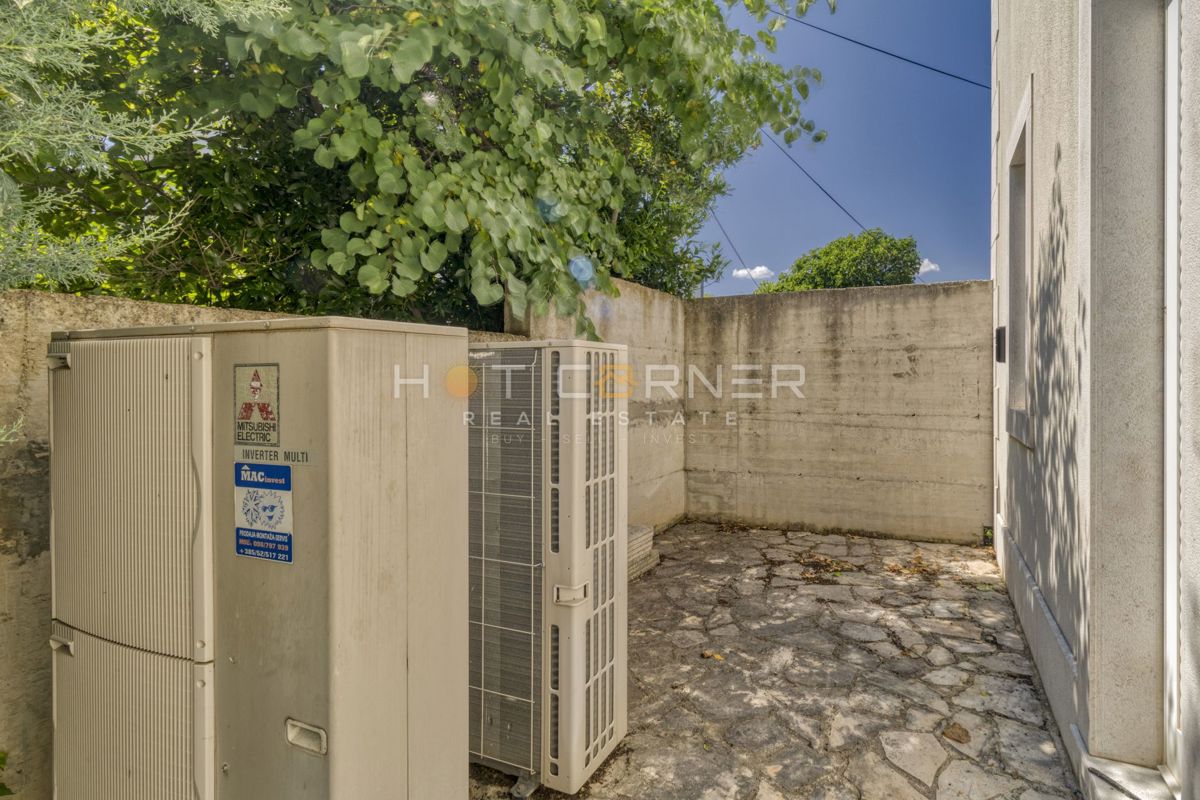 Spaziosa casa familiare a Premantura, a 400 m dal mare