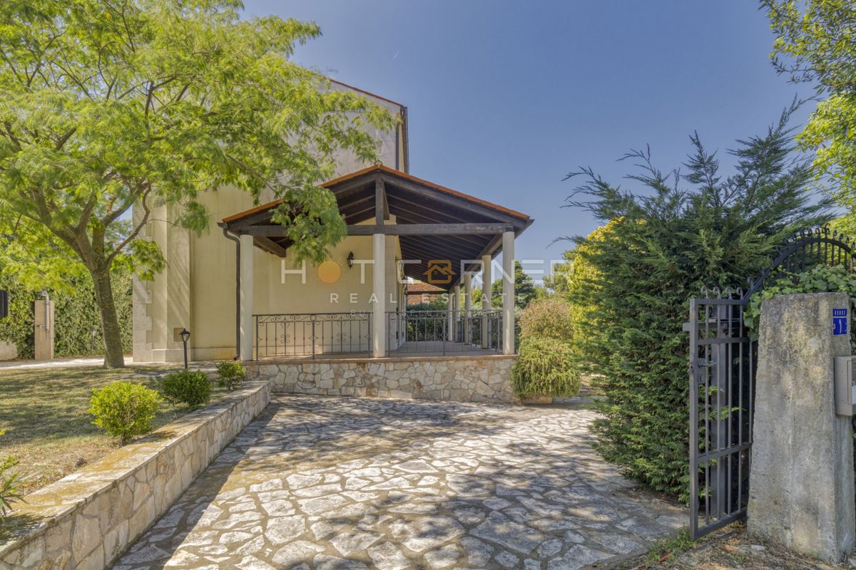 Spaziosa casa familiare a Premantura, a 400 m dal mare