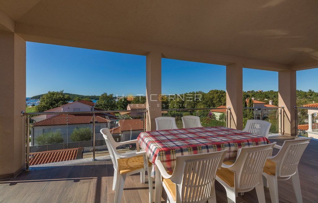 Volme, penthouse 180m2 con vista mare