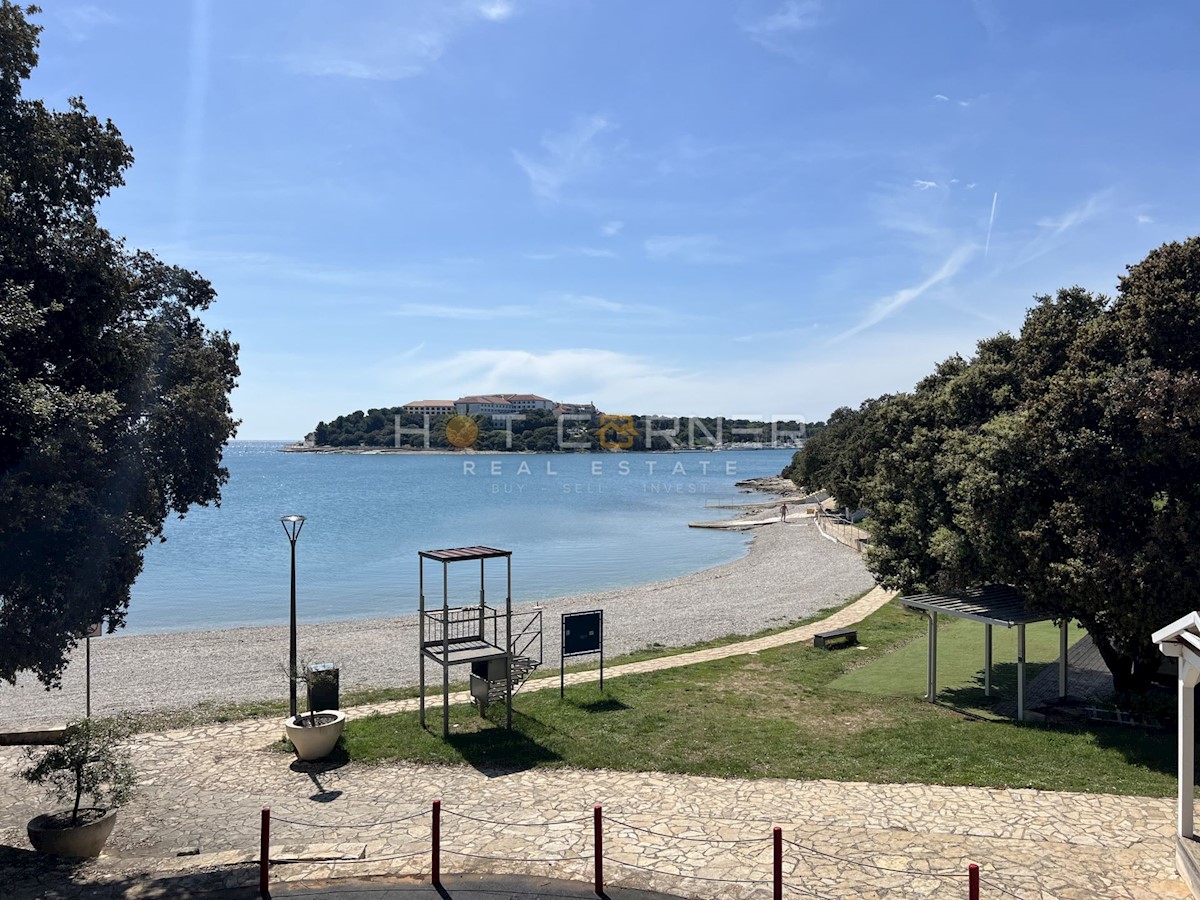 Posizione top, Pješčana Uvala, appartamento lussuoso al piano terra con giardino, a 400 metri dalla spiaggia!