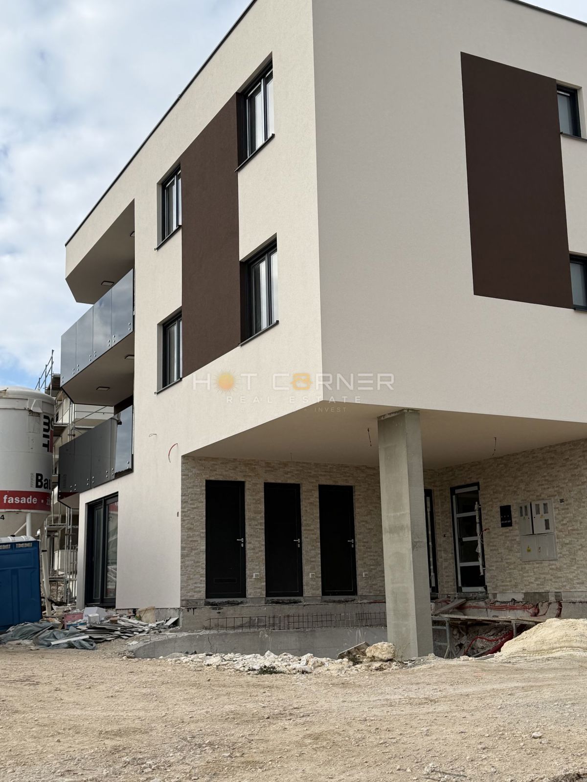 Posizione top, Pješčana Uvala, appartamento lussuoso al piano terra con giardino, a 400 metri dalla spiaggia!