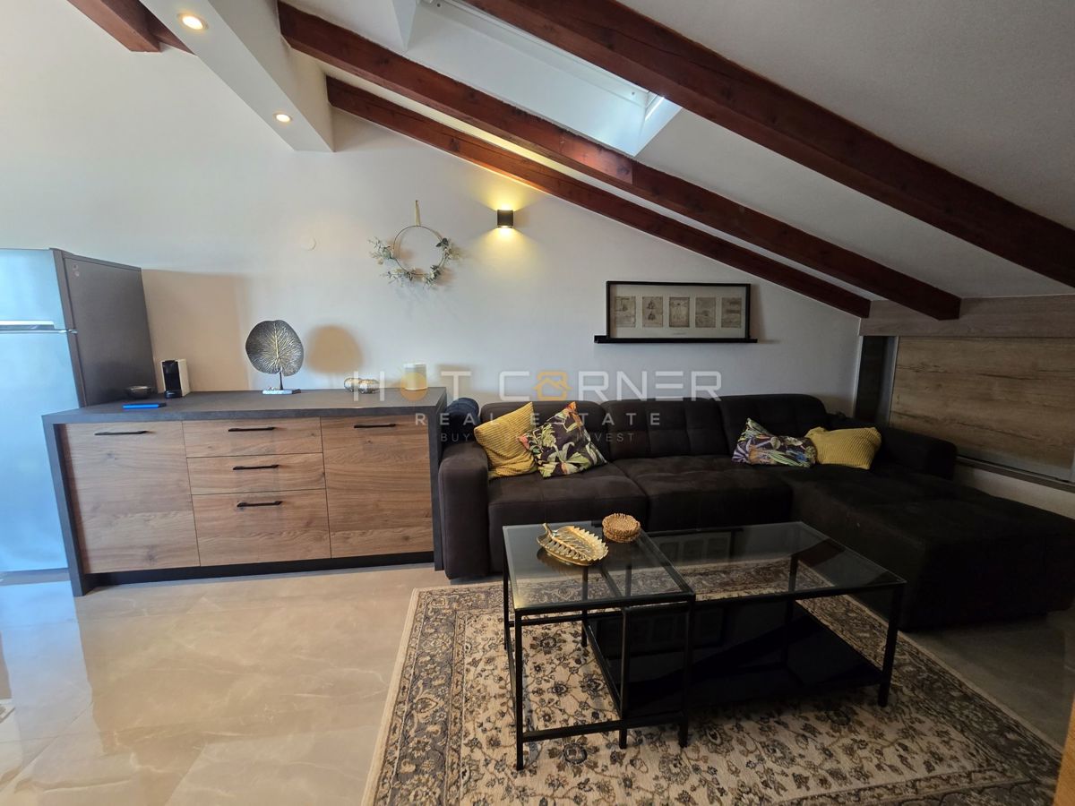 Offerta esclusiva: Duplex del XVI secolo con vista senza tempo su Santa Caterina