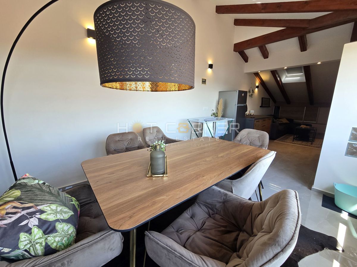 Offerta esclusiva: Duplex del XVI secolo con vista senza tempo su Santa Caterina