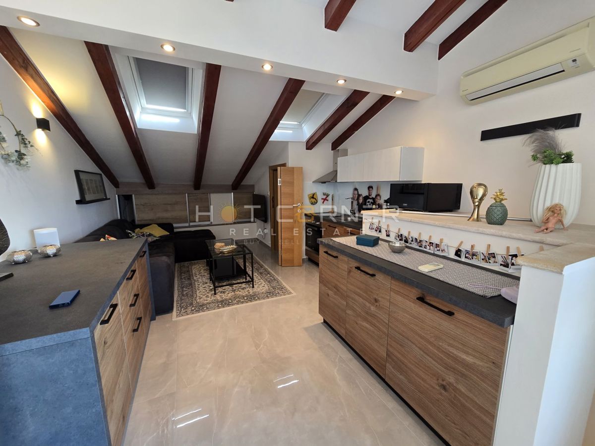 Offerta esclusiva: Duplex del XVI secolo con vista senza tempo su Santa Caterina