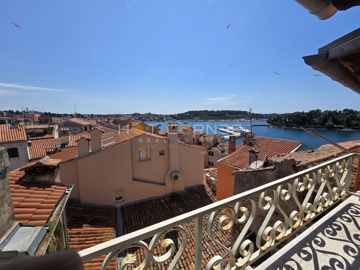 Offerta esclusiva: Duplex del XVI secolo con vista senza tempo su Santa Caterina