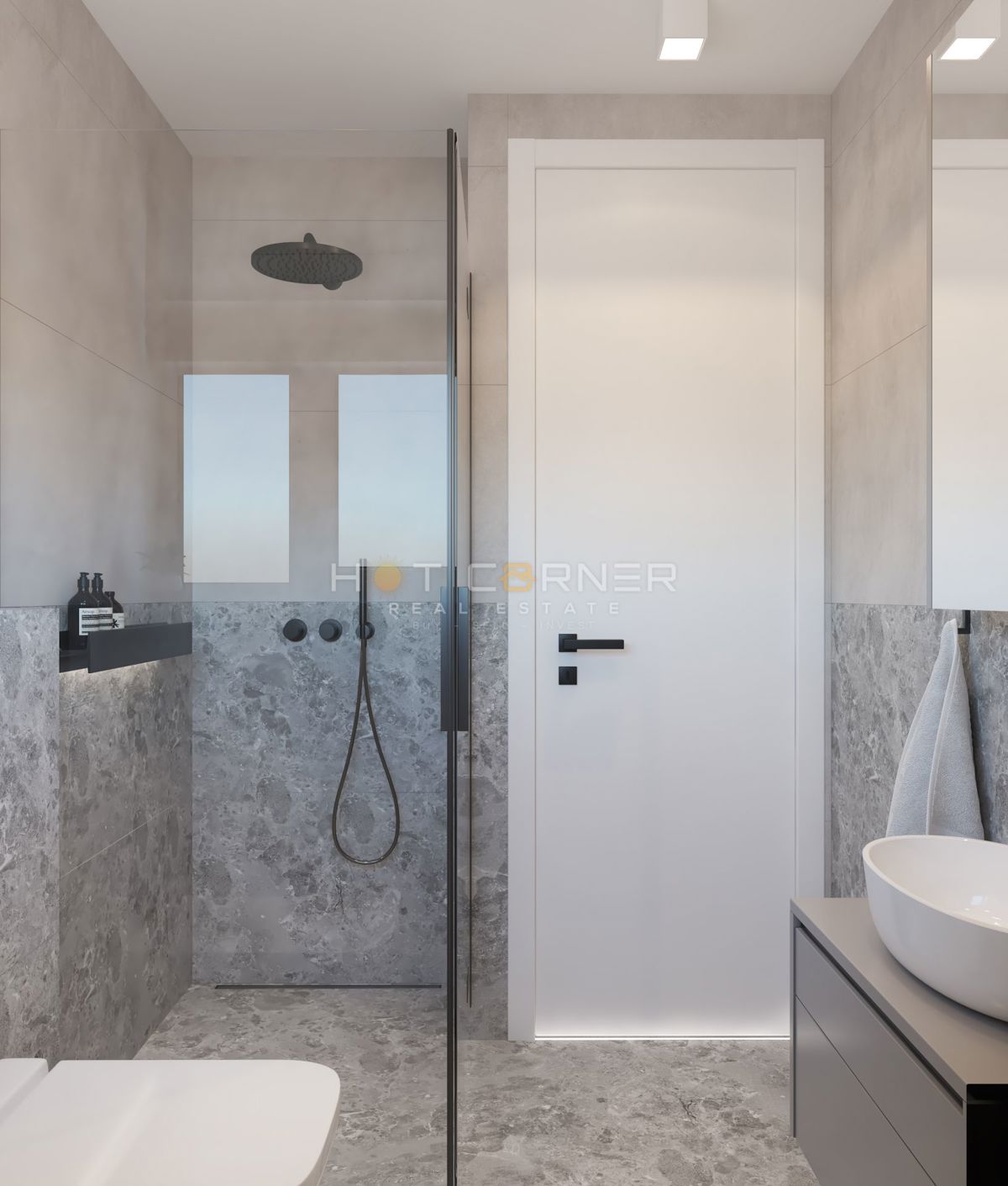 Elegante appartamento su tre livelli con giardino e vista mare