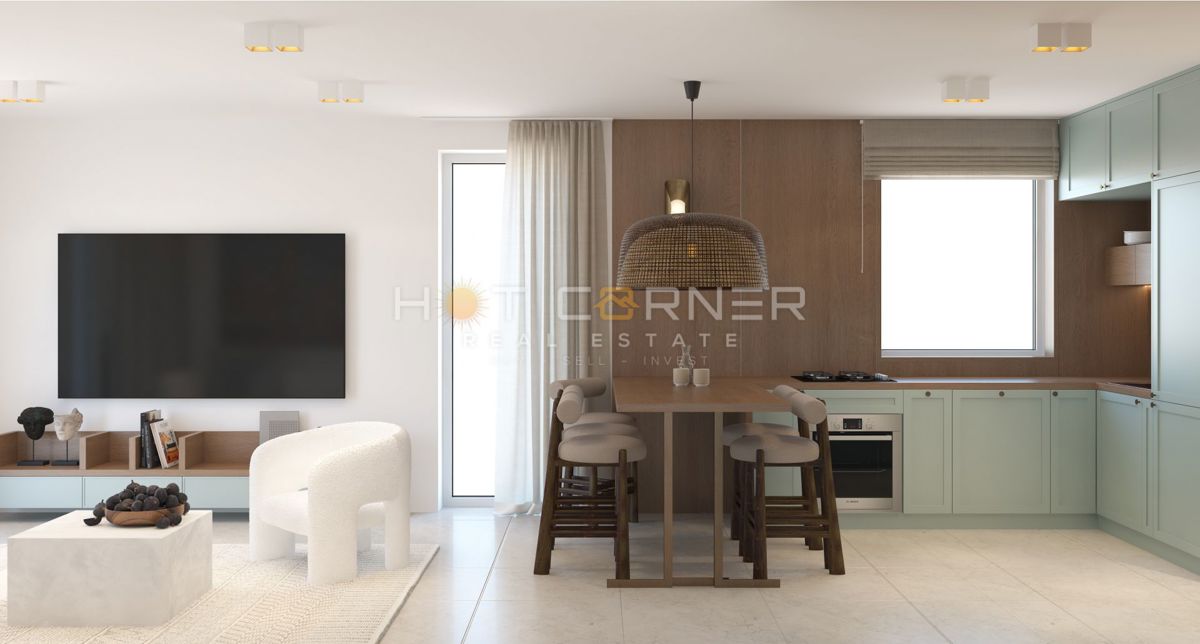 Elegante appartamento su tre livelli con giardino e vista mare