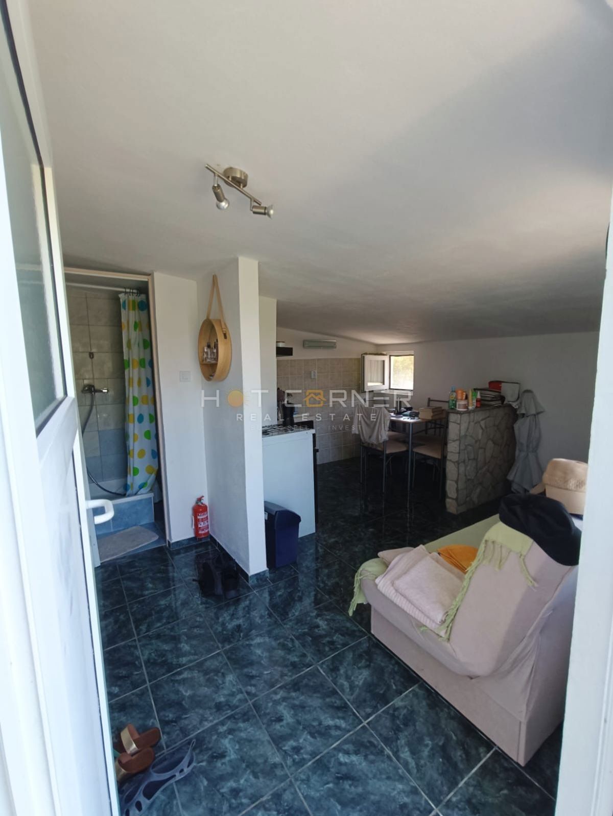 Kavran, casa con 2 appartamenti e un appartamento