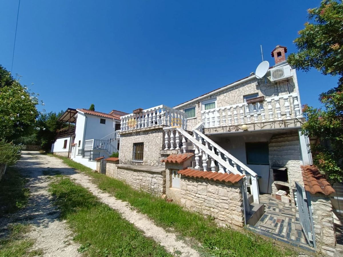 Kavran, casa con 2 appartamenti e un appartamento