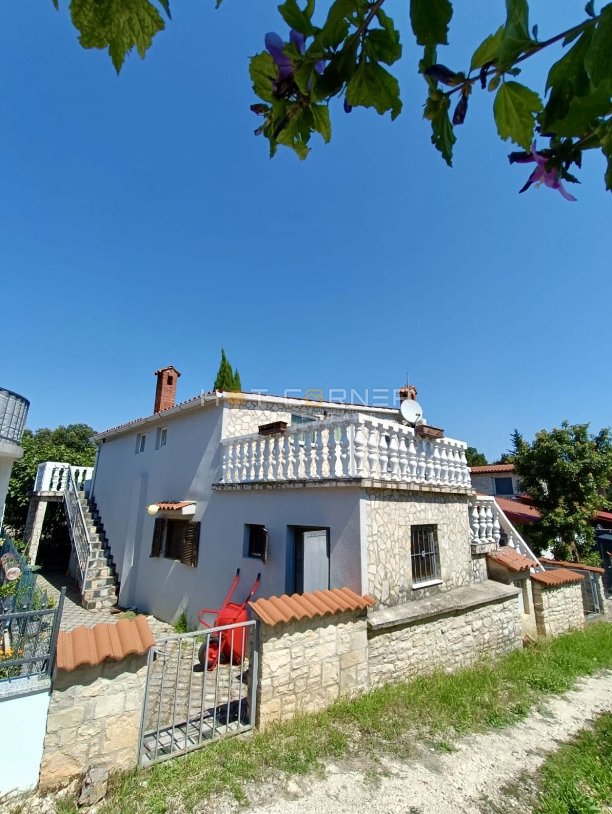 Kavran, casa con 2 appartamenti e un appartamento