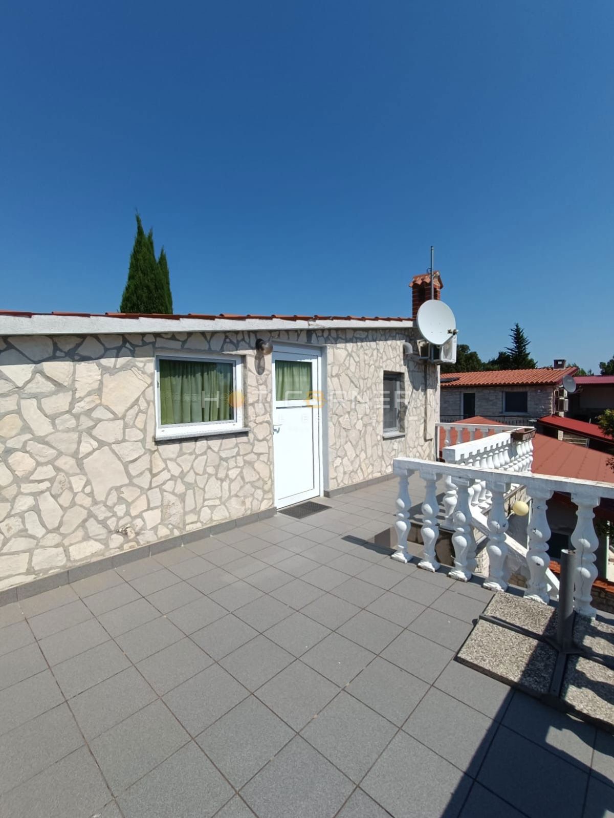 Kavran, casa con 2 appartamenti e un appartamento