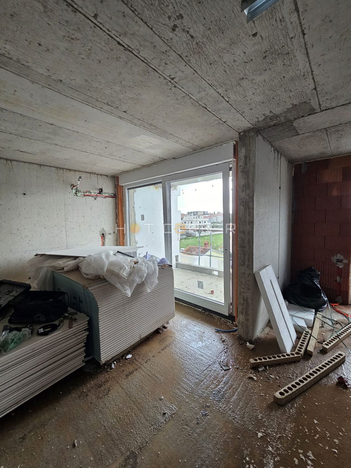 Appartamento a 2 camere in nuova costruzione con loggia e parcheggio – Monvidal, Pola