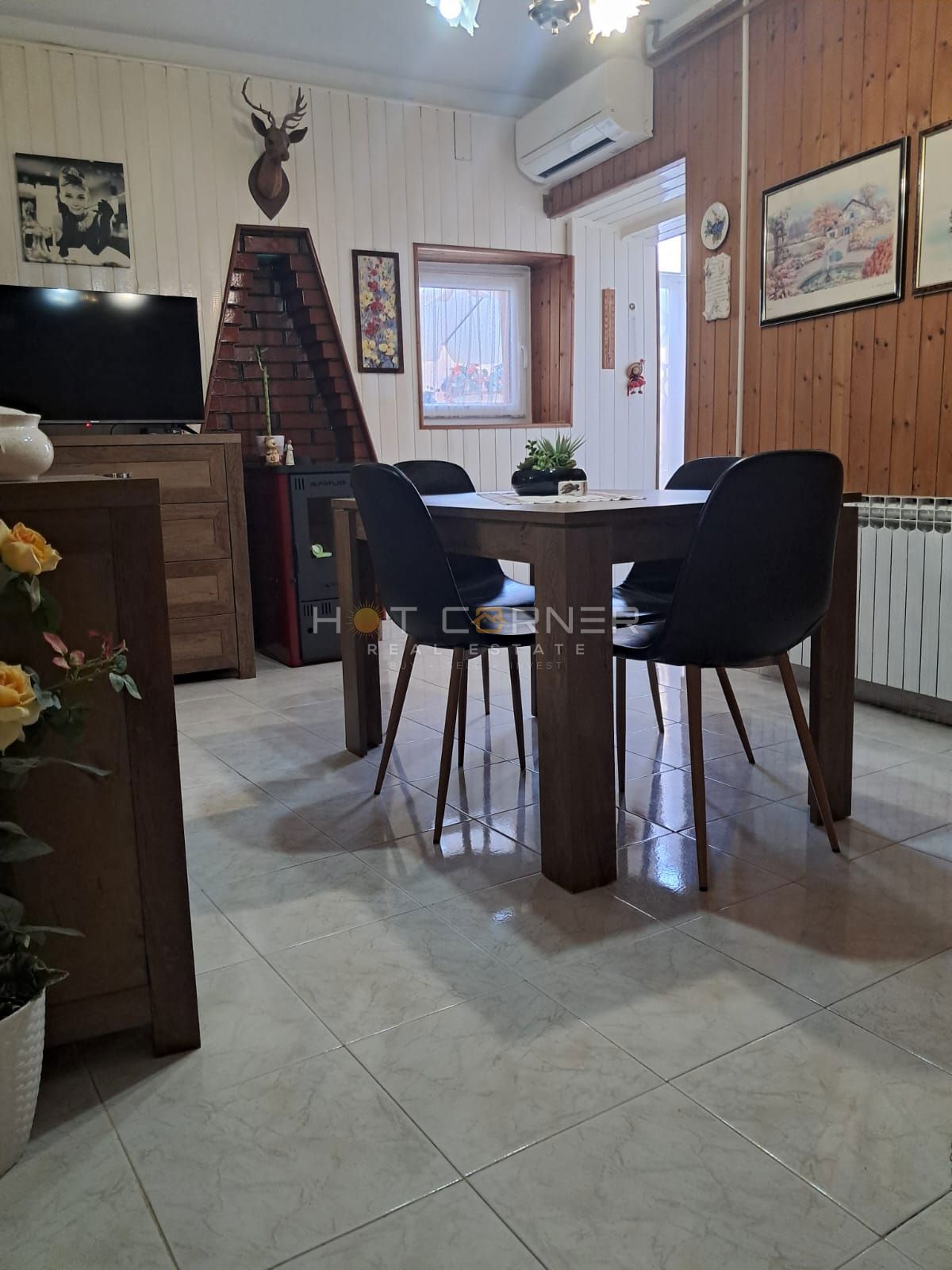 VODNJAN, SPLENDIDA CASA IN PIETRA RISTRUTTURATA E ARREDATA CON TERRAZZA, CORTILE E GARAGE.