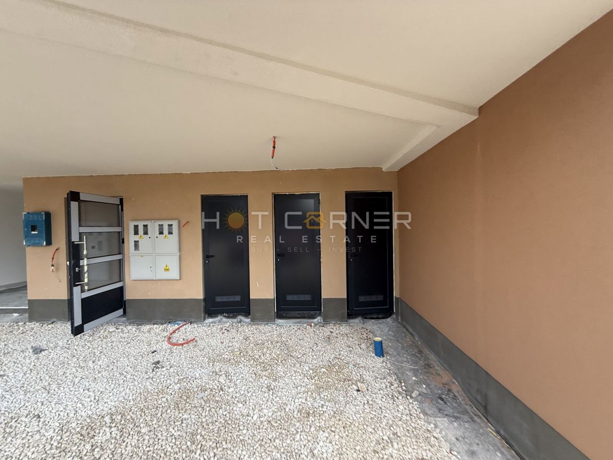 Lussuoso attico vicino a Pula City Mall, 3SS + ampia terrazza + riscaldamento a pavimento a gas