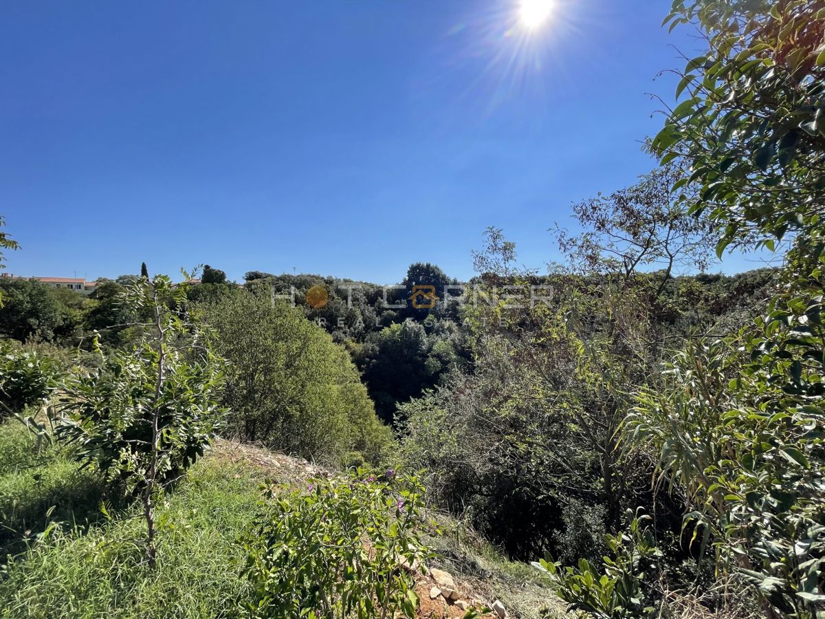 Terreno edificabile a Pola, 72 €/m2