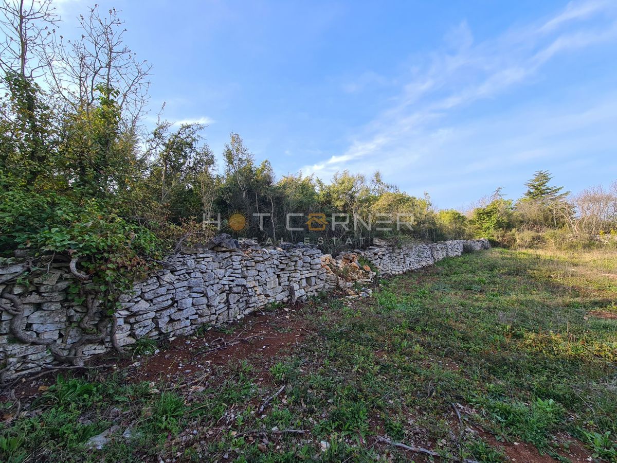 Terreno Peroj, Vodnjan, 675m2