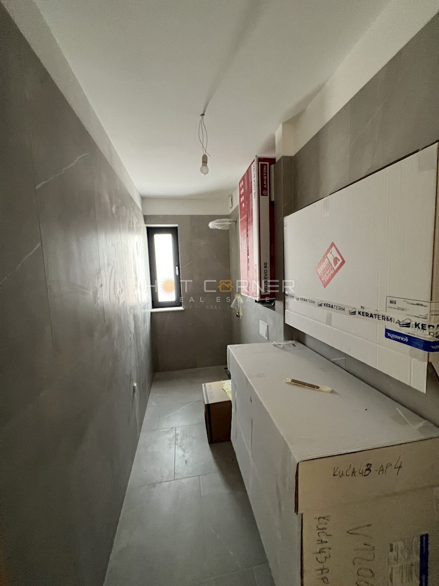 Medulin, penthouse in posizione sensazionale, a 50 m dalla spiaggia, vista mare, ascensore