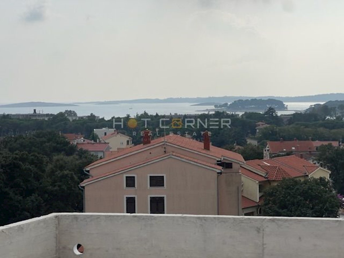 Medulin - villa con piscina in costruzione con fenomenale vista mare 