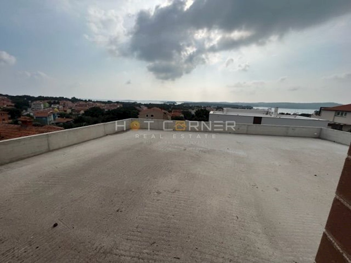 Medulin - villa con piscina in costruzione con fenomenale vista mare 