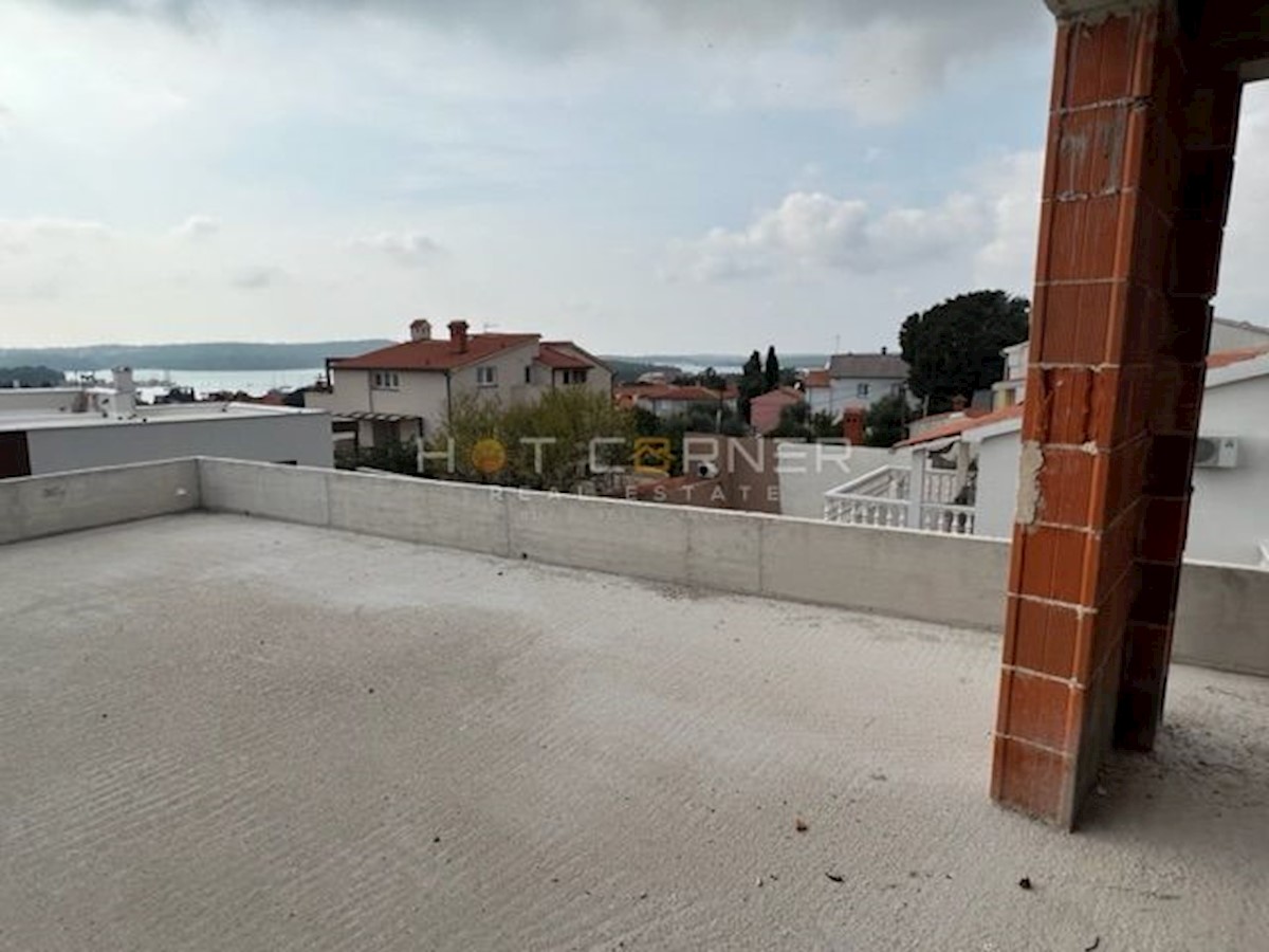 Medulin - villa con piscina in costruzione con fenomenale vista mare 