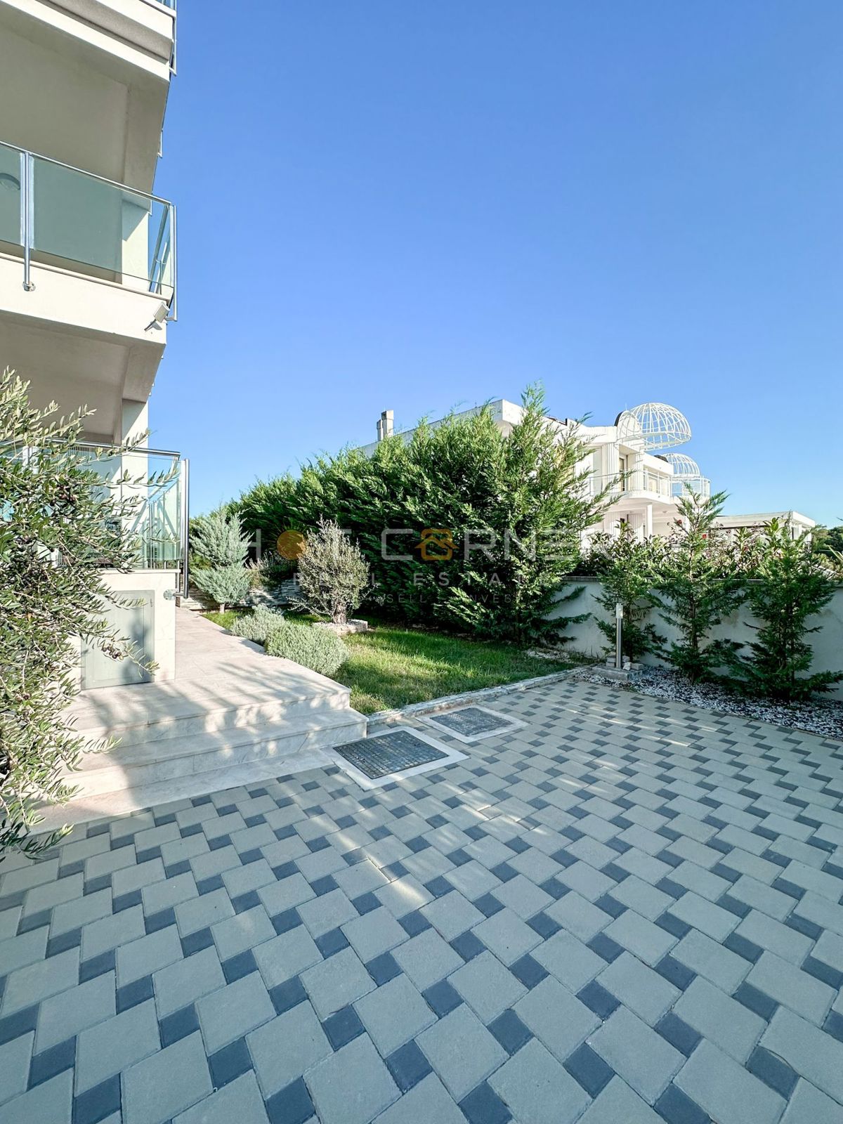 Bellissimo appartamento spazioso con vista mare e ampio giardino