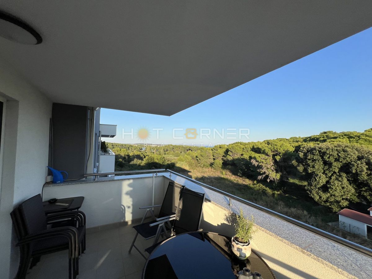 Premantura, attico di lusso, terrazza sul tetto, vista mare, 400 m dalla spiaggia