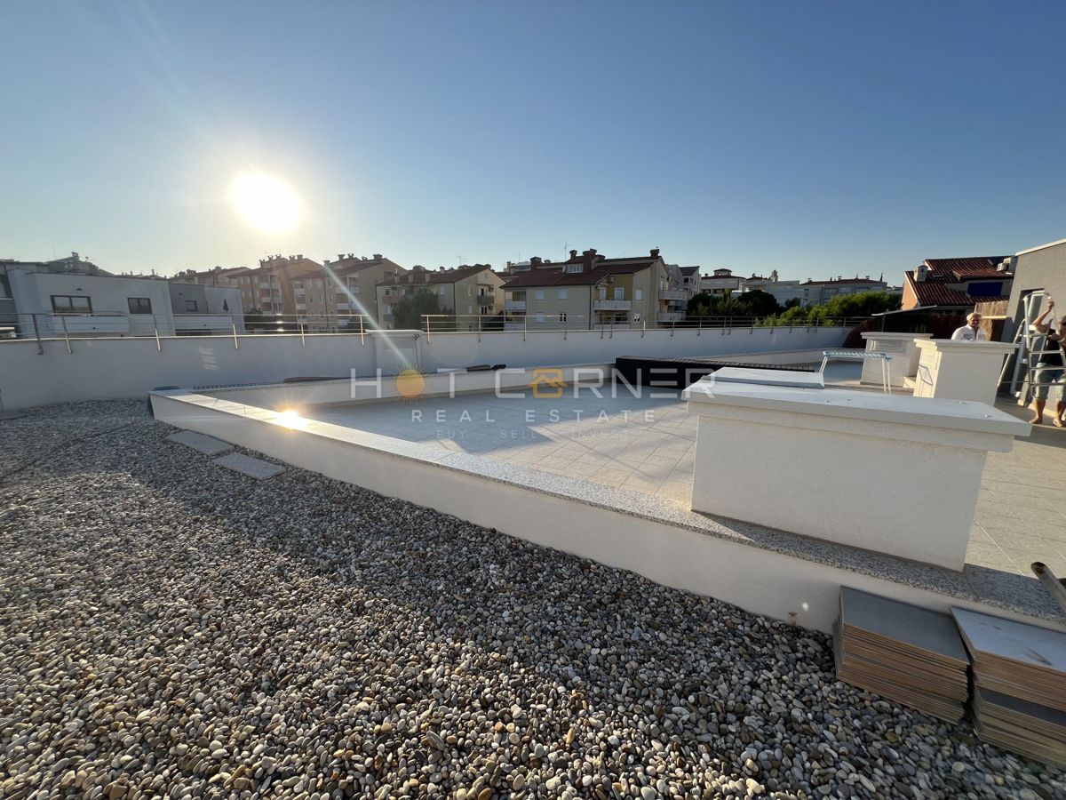 Premantura, attico di lusso, terrazza sul tetto, vista mare, 400 m dalla spiaggia