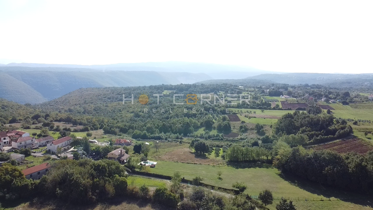 Splendido Terreno Edificabile con Vista Mare e Progetto per una Villa Moderna (terreno “E” – VILLA EMILY) 