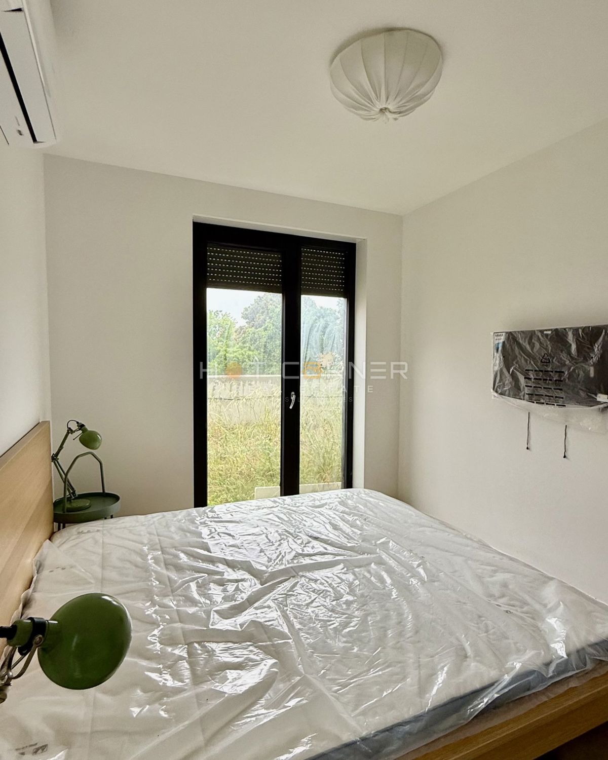 Il tuo angolo di paradiso a Medulin – appartamento di nuova costruzione con piscina e giardino!