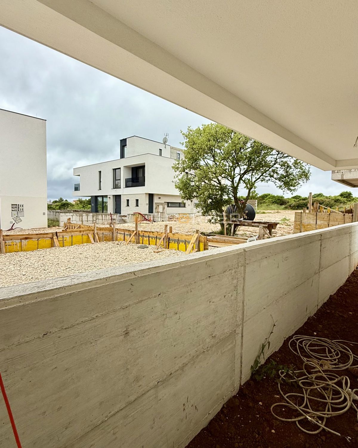 Il tuo angolo di paradiso a Medulin – appartamento di nuova costruzione con piscina e giardino!