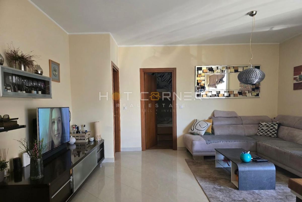 APPARTAMENTO ROVIGNO, DUE CAMERE DA LETTO, PERMESSO DI AGIBILITÀ