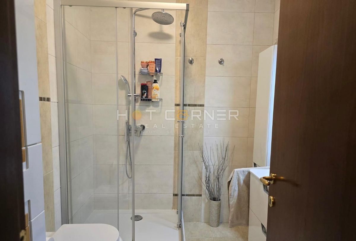 APPARTAMENTO ROVIGNO, DUE CAMERE DA LETTO, PERMESSO DI AGIBILITÀ