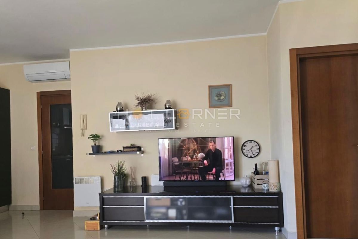 APPARTAMENTO ROVIGNO, DUE CAMERE DA LETTO, PERMESSO DI AGIBILITÀ