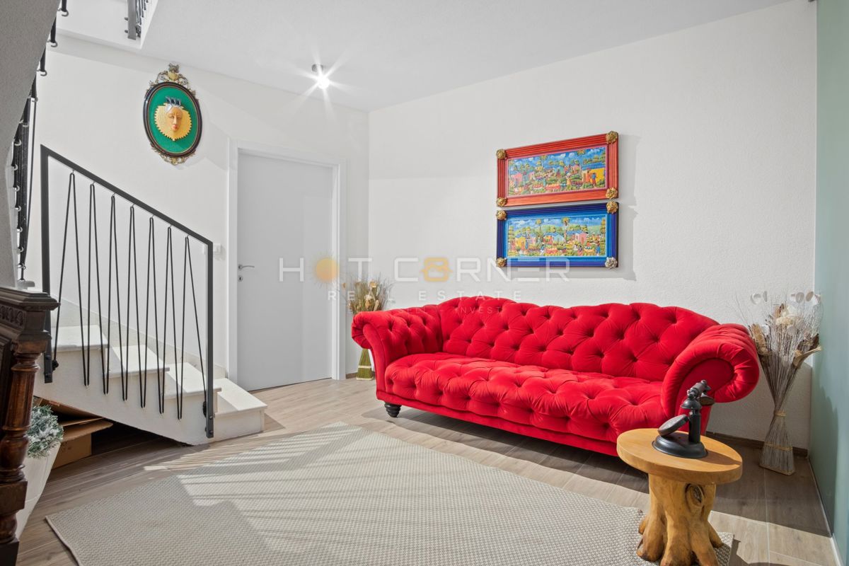 Appartamento di lusso a Pješčana Uvala, in prima linea sul mare