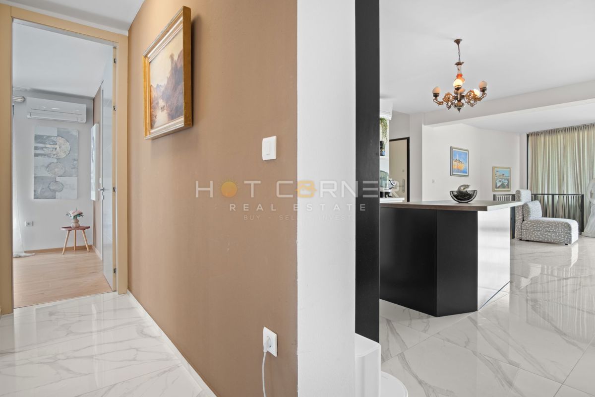 Appartamento di lusso a Pješčana Uvala, in prima linea sul mare