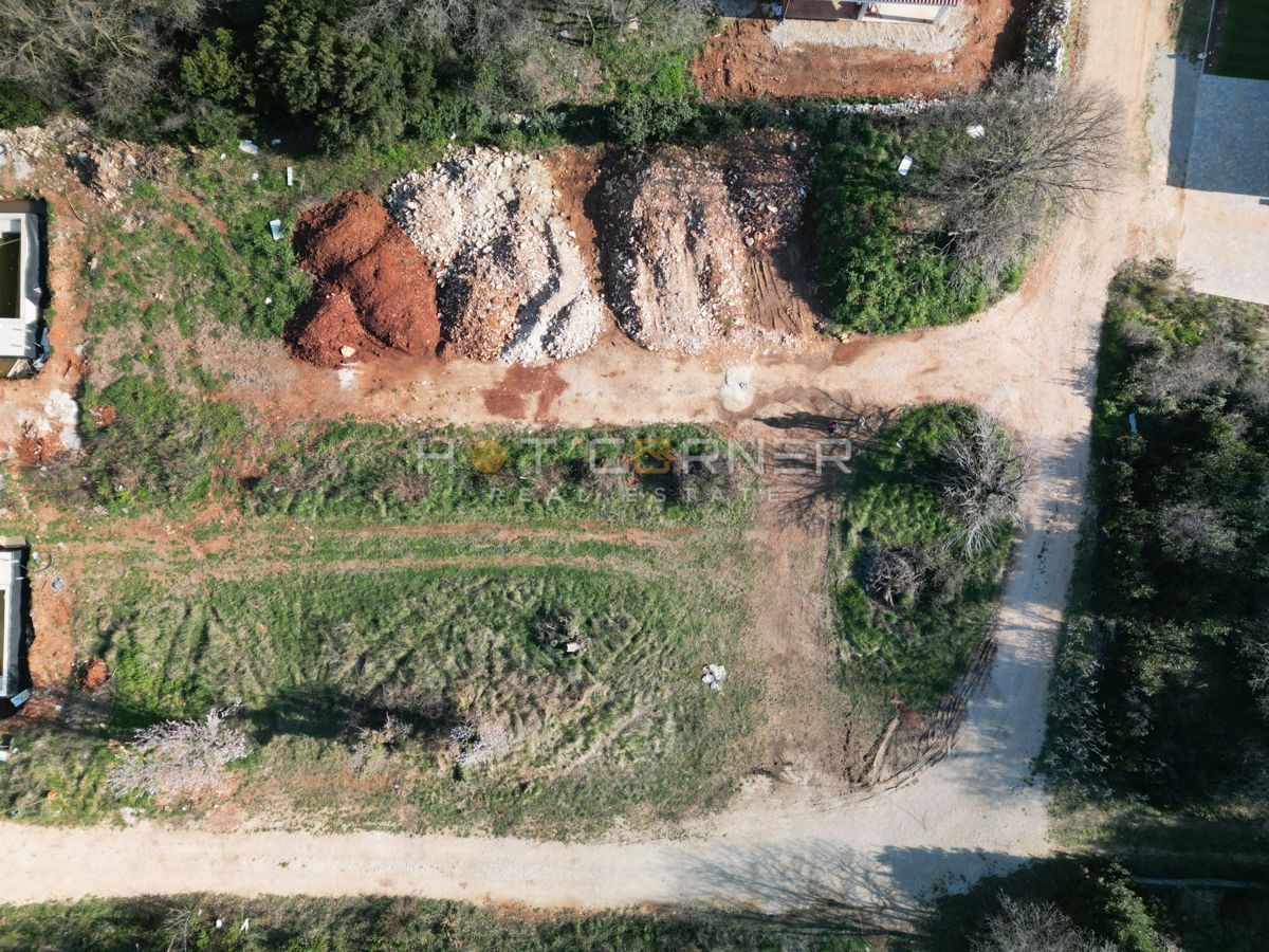 Medolino – Terreno edificabile 1.200 m², a 900 m dal mare