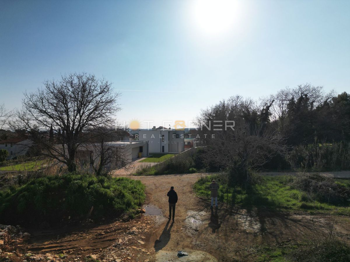 Medolino – Terreno edificabile 1.200 m², a 900 m dal mare