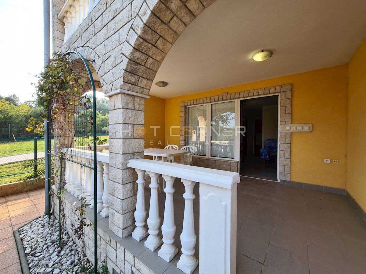 Casa Štinjan, Pula, 100m2