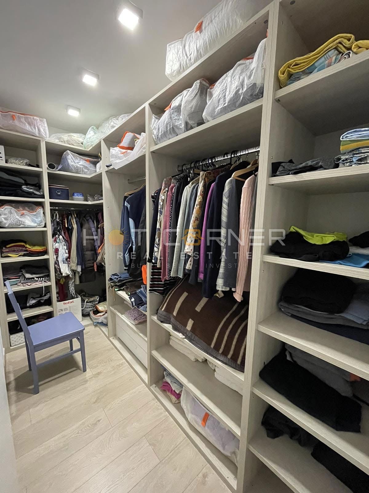 Pula, ottima posizione, moderna casa familiare con 4 appartamenti, attrezzature di prima classe