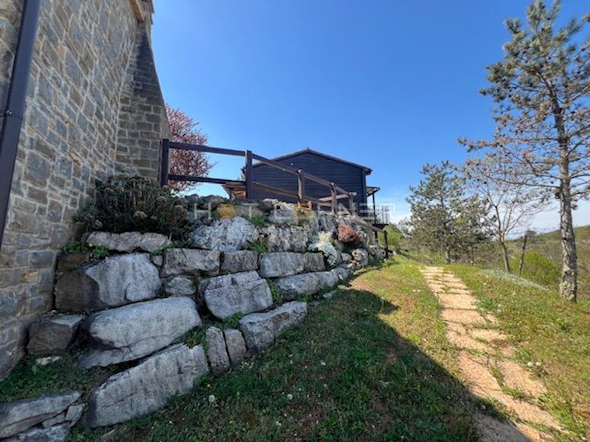 Motovun, resort magico su 3,1 ettari con cascata, per la costruzione di un complesso glamping o alberghiero