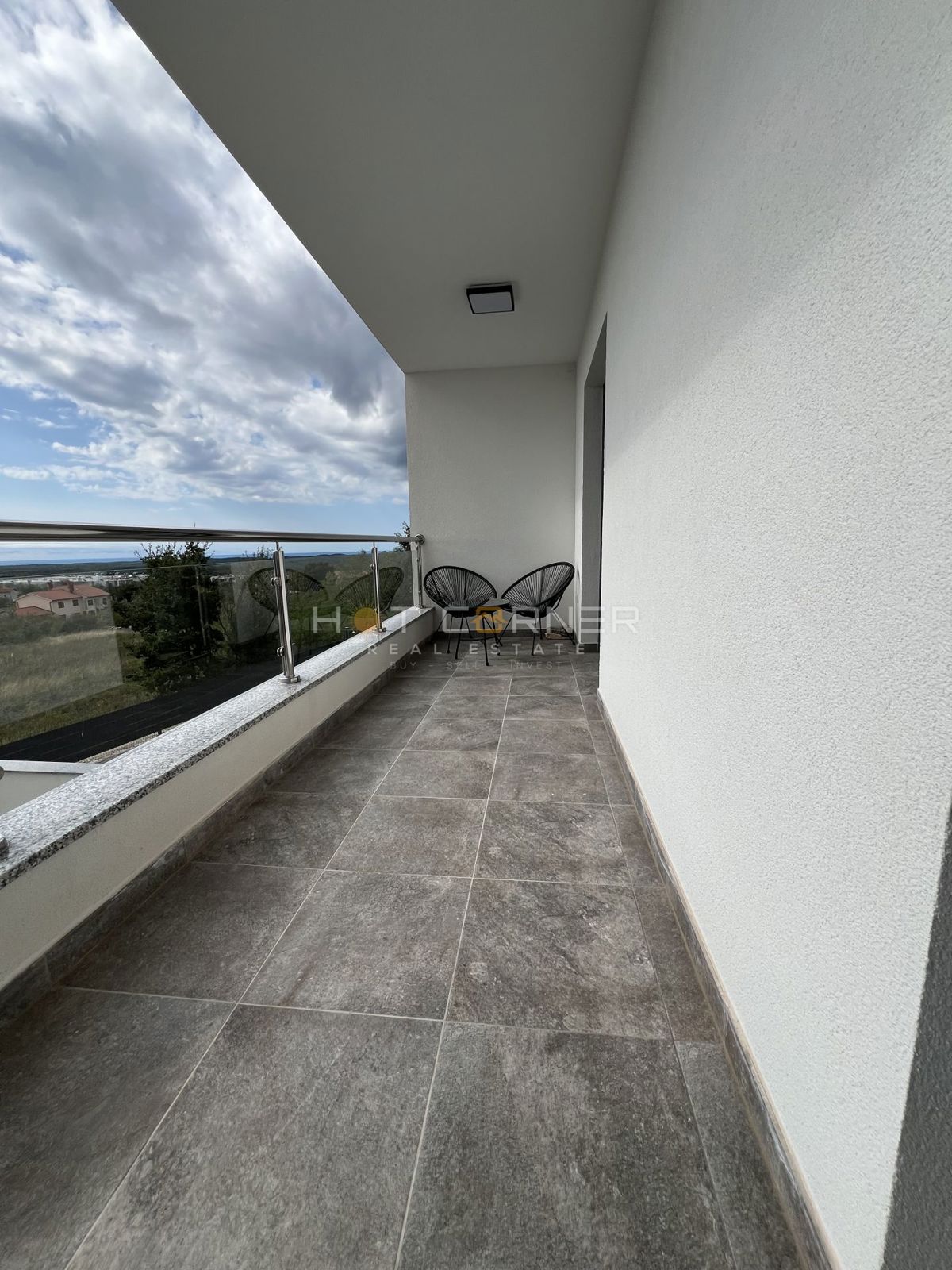 I dintorni di Rovigno, affascinante casa moderna con piscina e vista mare